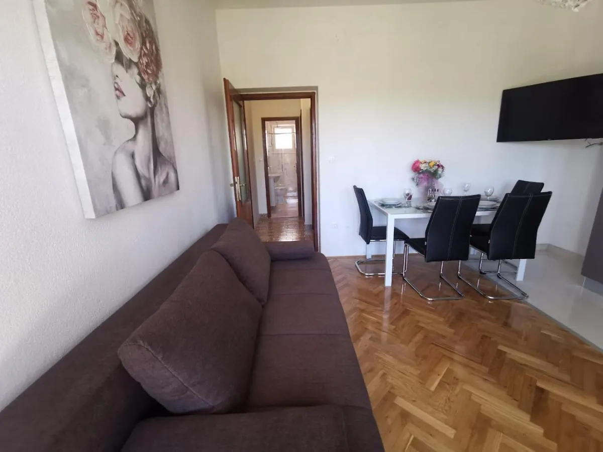 Apartments Mila Kaštela