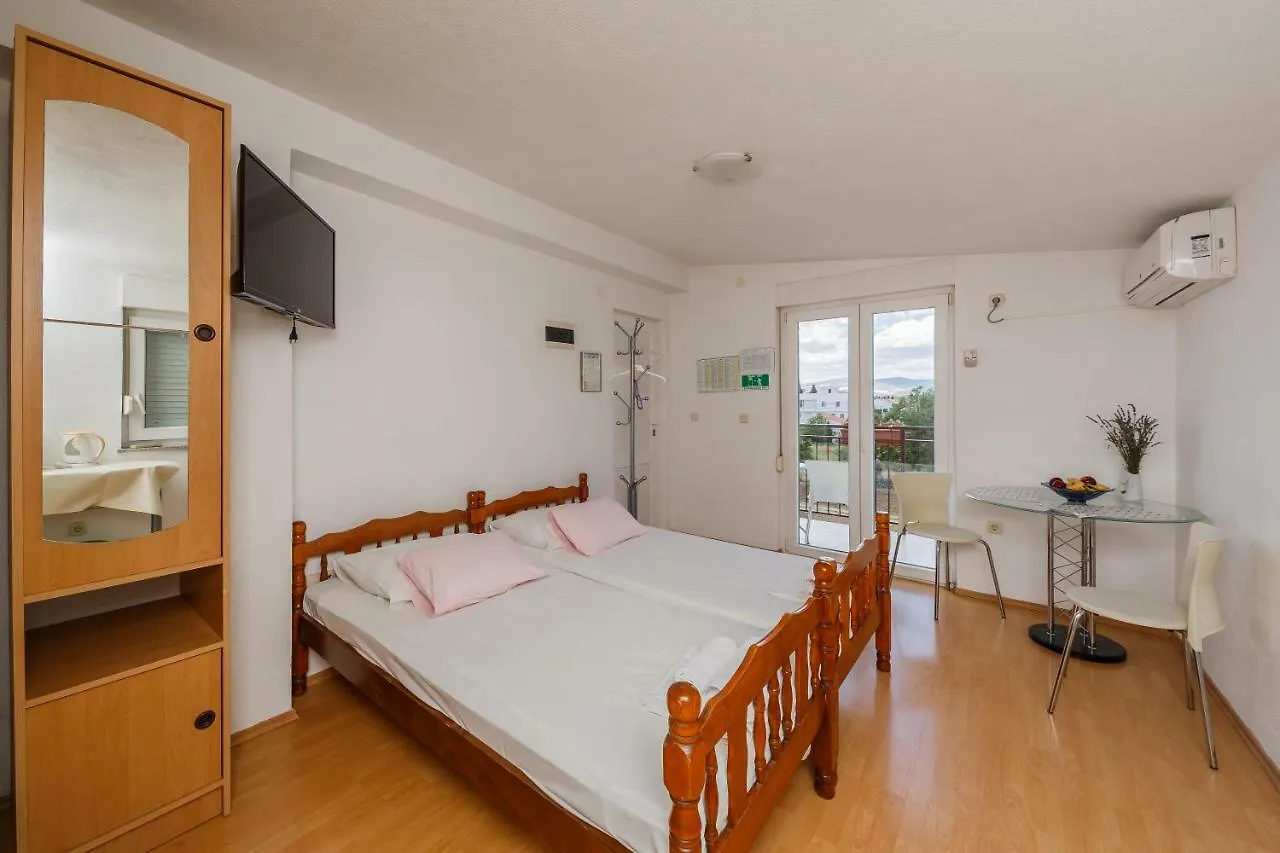 Apartments Mila Kaštela