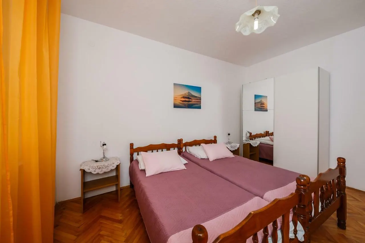 Apartments Mila Kaštela